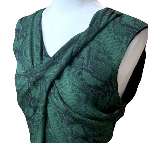 𝅺Vince Camuto Sleeveless Top New Green Sz M - Picture 3 of 10